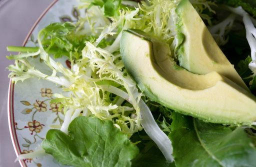 Spinach and Avocado Salad with Balsamic Vinaigrette 