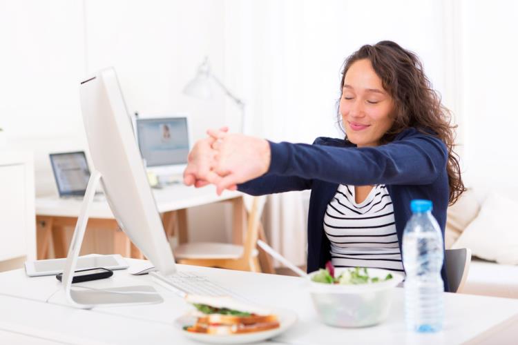 Increase Energy at Work with These Desk Exercises 